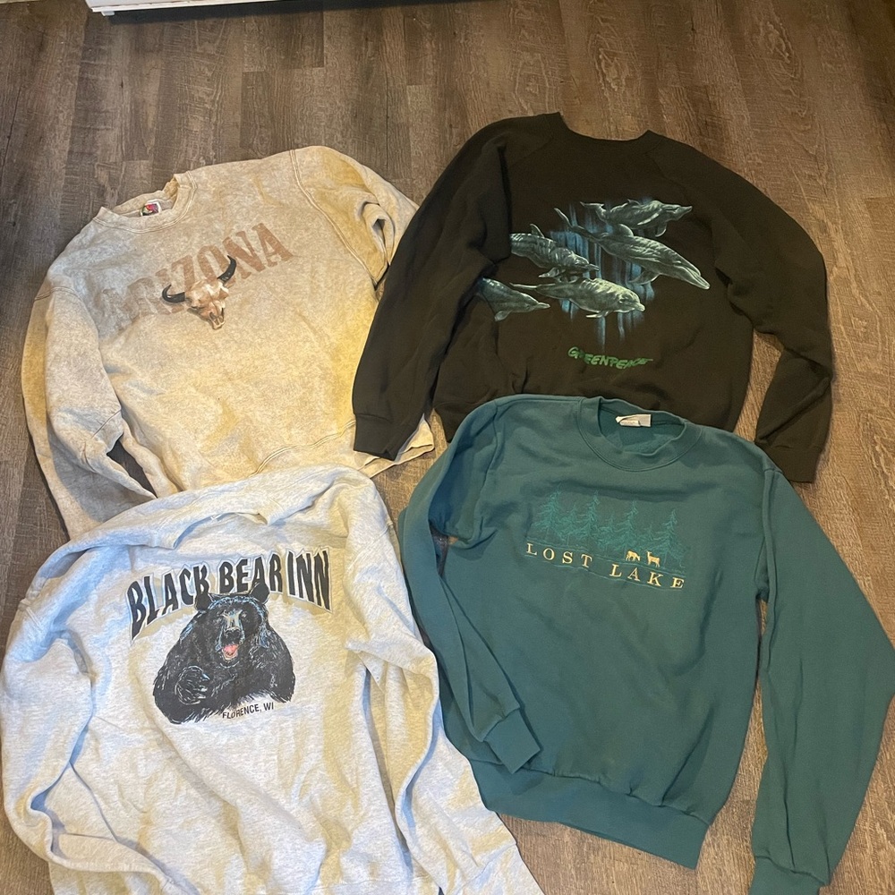 Bundle of 4 vintage sweatshirts
